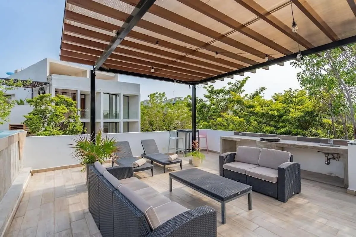 Spacious 1 Bedroom With Great Location & Rooftop Pool By Waves Management Tulum Villa